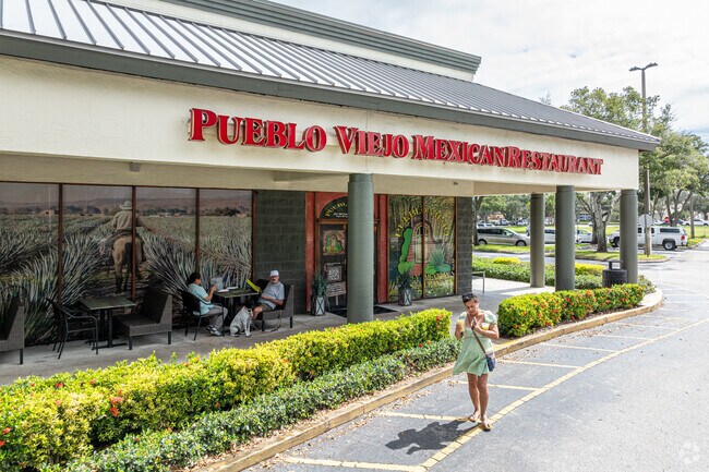 Bayshore Heights has a variety of restaurants, such as Pueblo Viejo Mexican Restaurant.