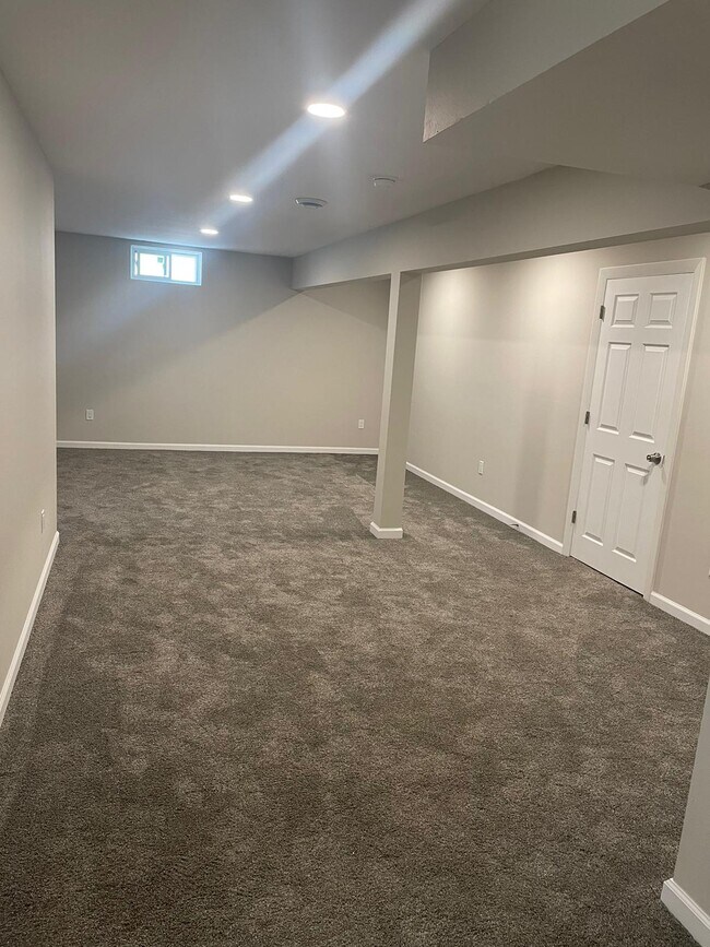 3301 W Alvina Ave unit 3303, Milwaukee, WI 53221 - photo 7