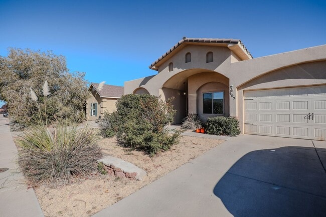 407 Coronado Dr, Alamogordo, NM 88310 - photo 2