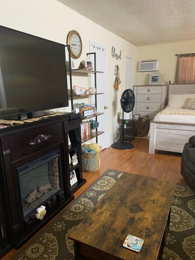 1061 SE Monterey Rd unit D, Stuart, FL 34994 - photo 6