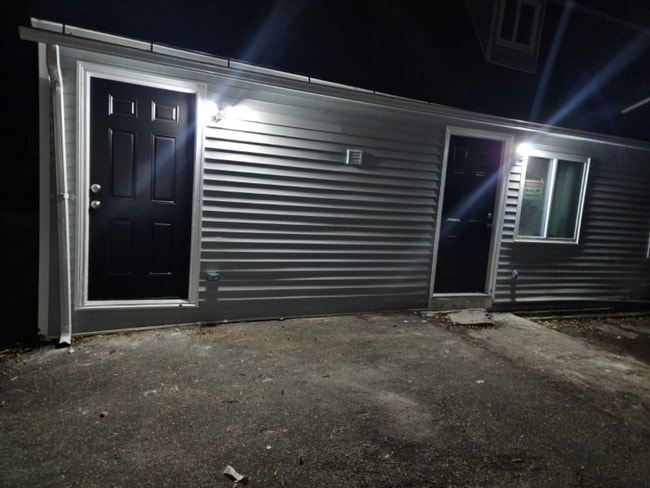 158 Cliff St unit 2, Norwich, CT 06360 - photo 3