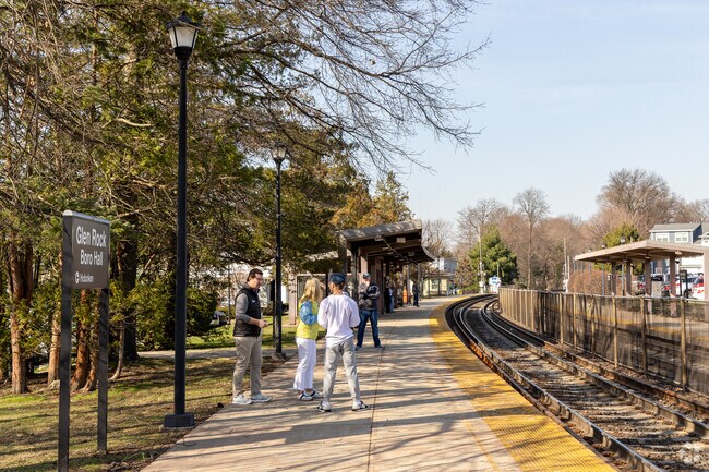 For commutes to New York City, Glen Rock also has NJ Transit stations on Bergen line.