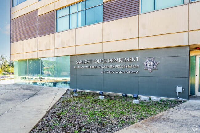 The South San Jose Police Department is located in Silver Leaf.