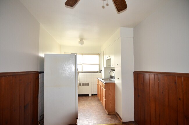 7240 Reading Rd unit 4, Cincinnati, OH 45237 - photo 2