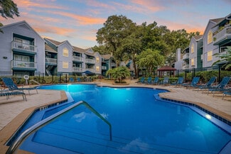 445 Monument Rd, Jacksonville, FL 32225