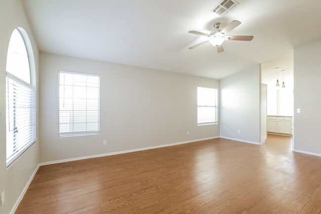 8341 Pendragon Cir, Las Vegas, NV 89145 - photo 3