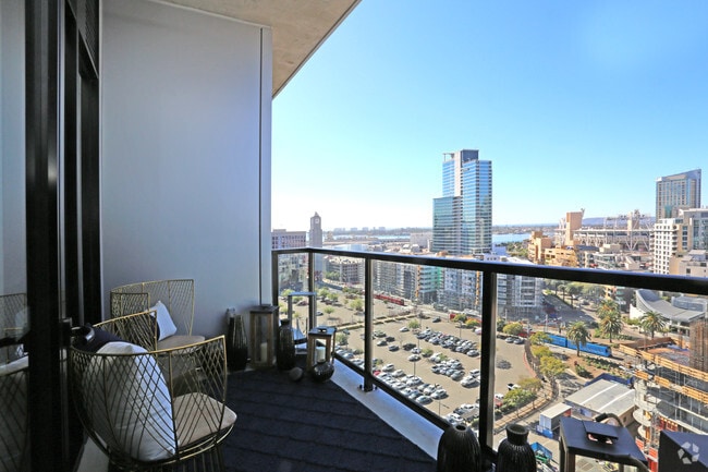 ALX, San Diego, CA 92101 - photo 6