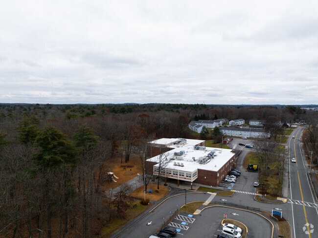 Lancaster Elementary School in Salem, NH serves grades K-5.