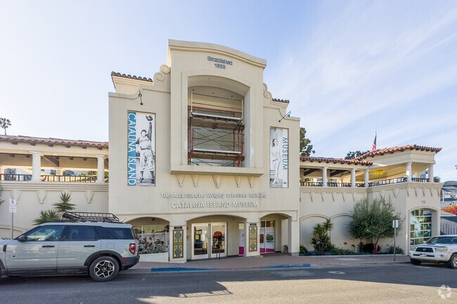 Located in the heart of Avalon, the Catalina Museum offers the best in art and history.
