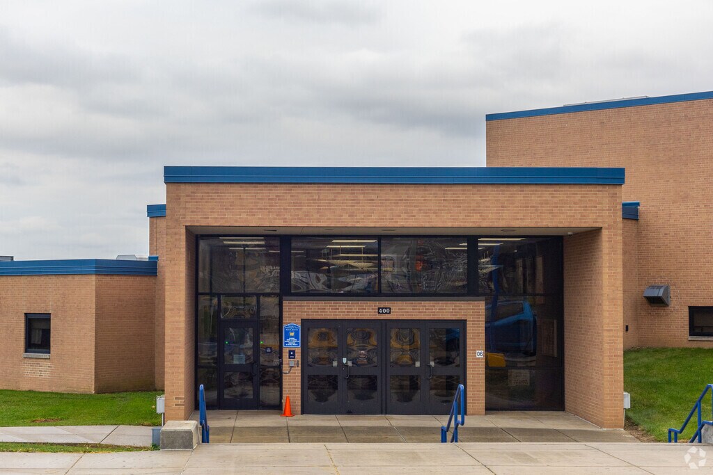 Wilmington Area Middle School provides education in the neighborhood of 
Middlesex.