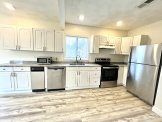 323 Middlesex St Unit 2, North Andover, MA 01845
