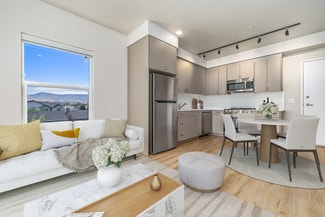 305-309 E 36th St, Garden City, ID 83714