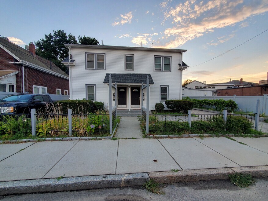 27 Bridges St unit 2, Framingham, MA 01702 - photo 1