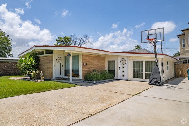 Charming mid-century modern homes give Airline Park its' charm.