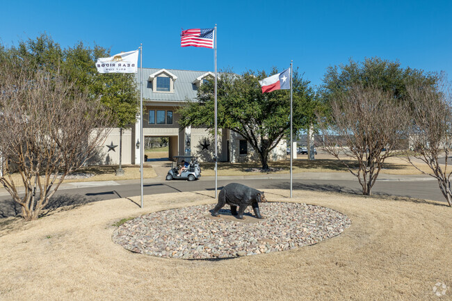 Woodway residents enjoy playing golf nearby.