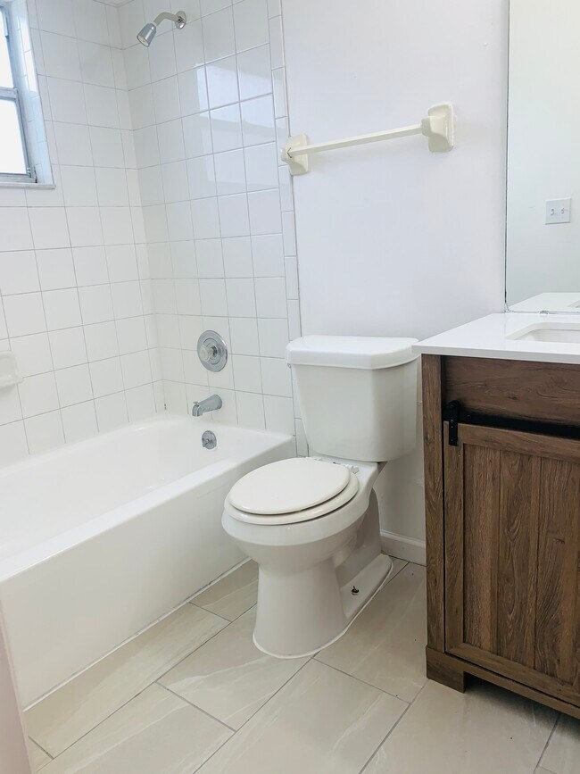 428 Banana Cay Dr unit E, South Daytona, FL 32119 - photo 7