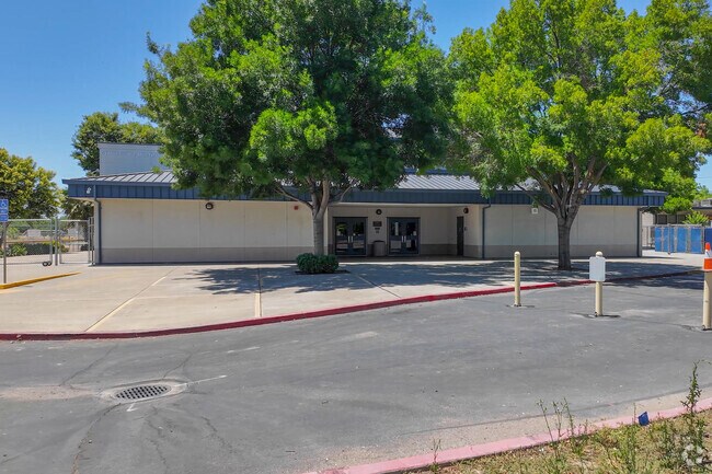 Glenwood Elementary provides collaborative efforts shaping academic excellence  in Stockton.
