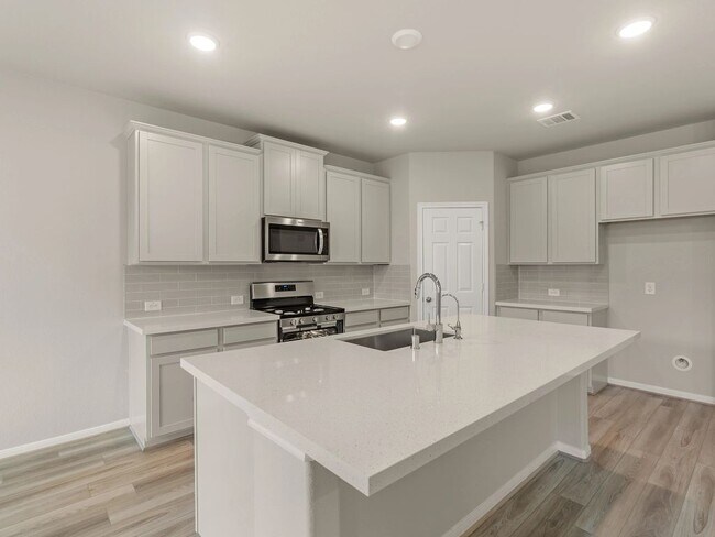 3017 Hickory Haven Ln unit 36495927, Conroe, TX 77385 - photo 3