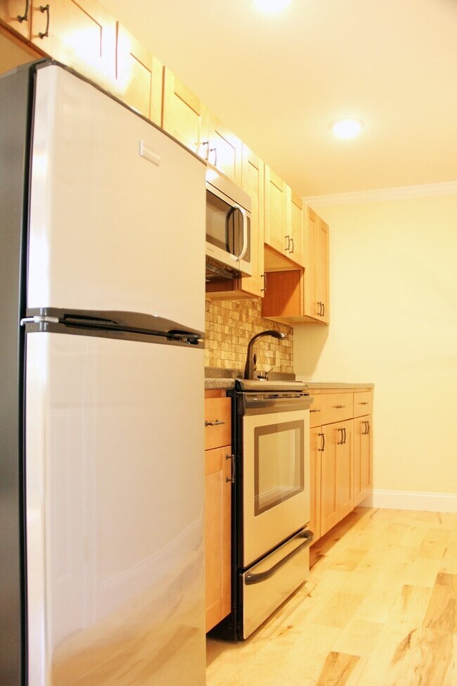 152 North St unit F, Burlington, VT 05401 - photo 4