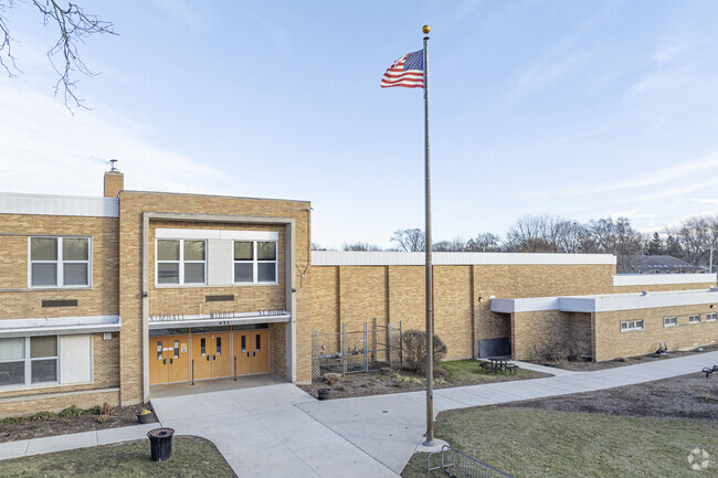 Your kids will thrive in the inspiring atmosphere at Kimball Middle School.