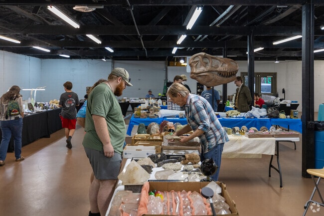 The Tri-Cities Holiday Gem Show offers all different types of jewelry to Gray locals.