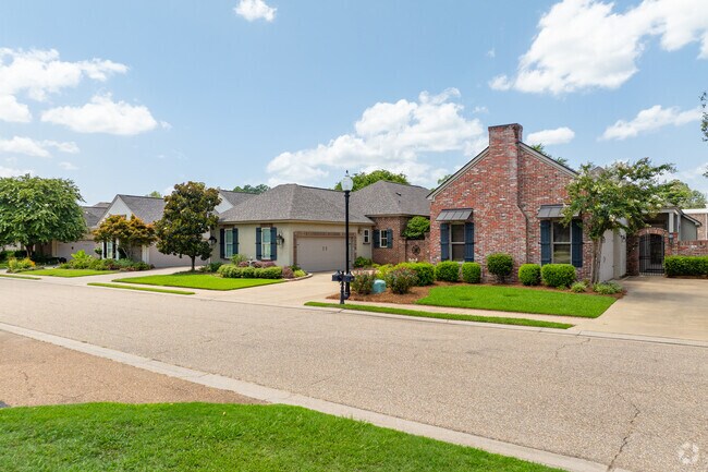 North Monroe features many different styles of homes.