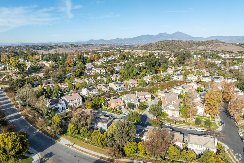 NH_Flintridge_Village_564084_P2_v1_VS_021925