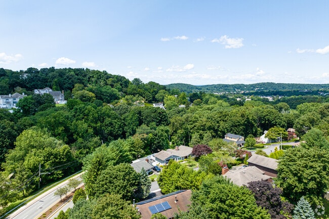 Thornwood, NY offers a peaceful, scenic lifestyle just 45 minutes from Manhattan.
