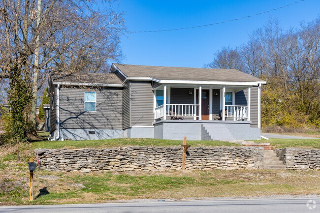 Keene-Dixon Town has a range of housing options from small ranches to large contemporaries.