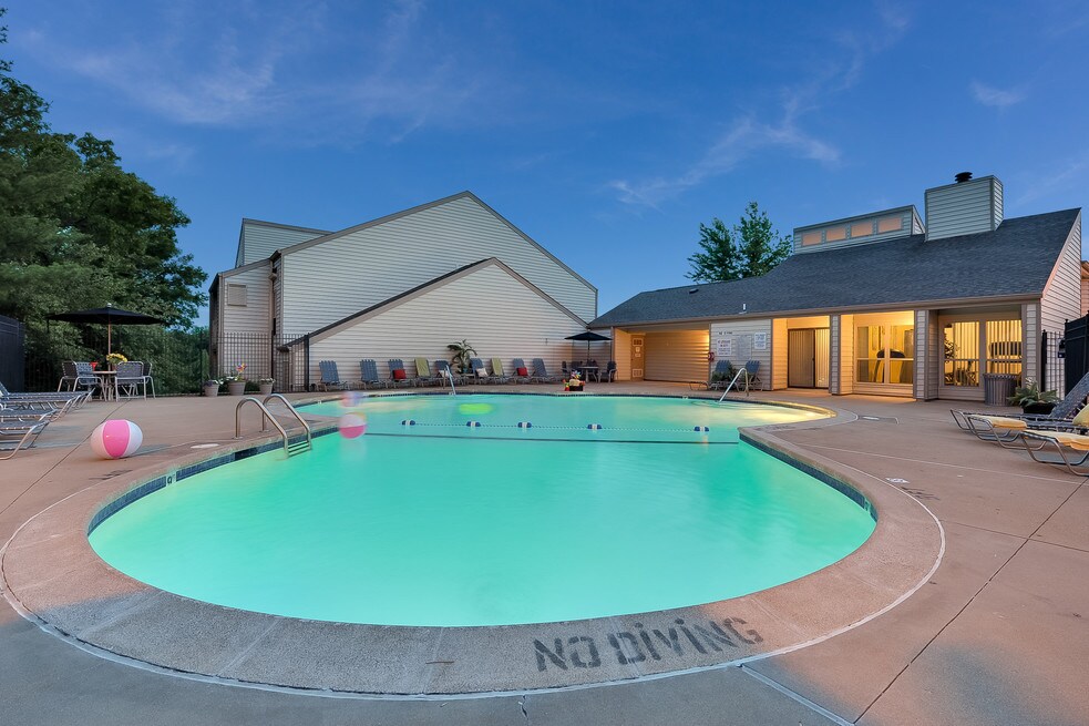 Pebble Point Apartments 1000 Century Oaks Dr, Valley Park, MO