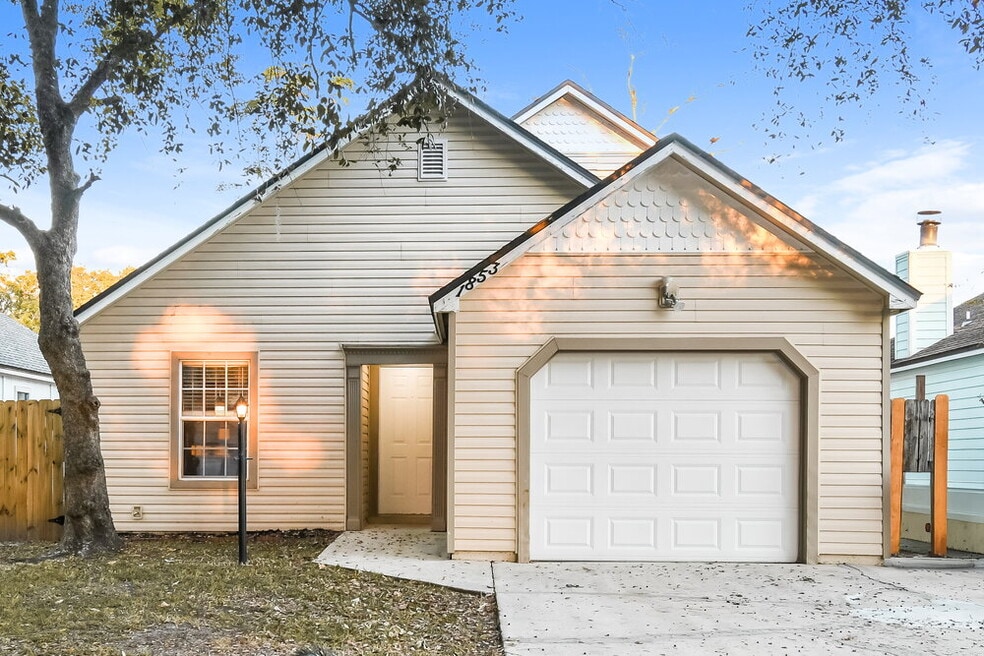 1853 Alberta Ct N, Middleburg, FL 32068 - photo 1