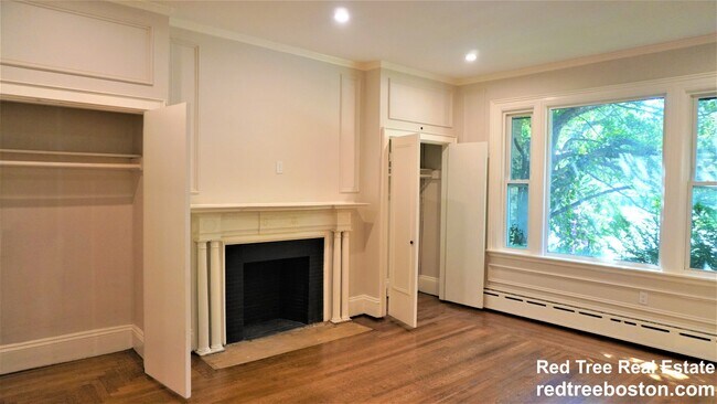 1712 Beacon St unit 3-bed 1-bathU1 Brook, Brookline, MA 02445 - photo 4