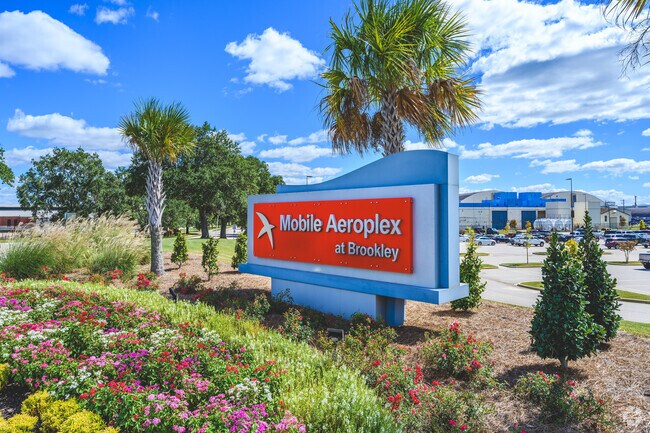 The Mobile Aeroplex offers Greenwich Hills residents jobs in aerospace.