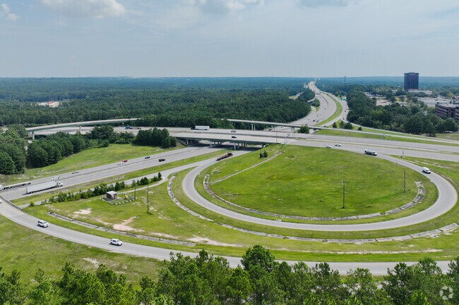 Woodfield in Columbia is easily accessible from I20 and I77.