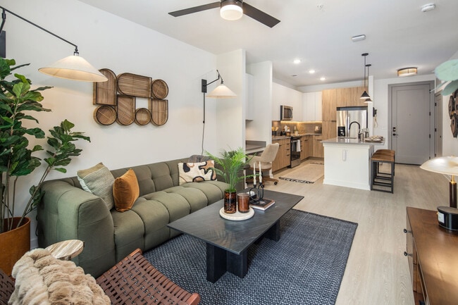 Solis Peachtree Corners, Peachtree Corners, GA 30092 - photo 4