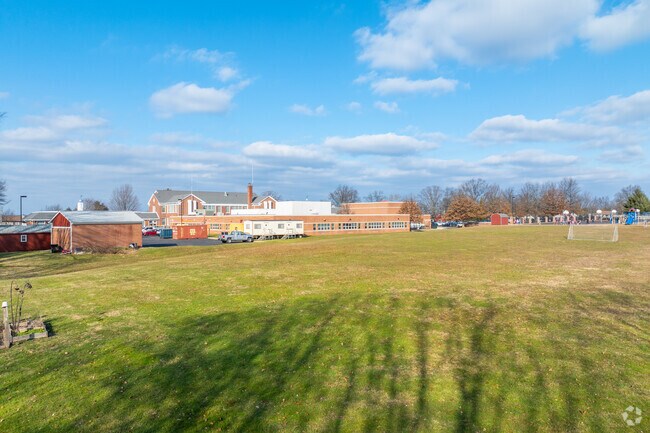 Students in grades K-5 attend Franconia Elementary School.