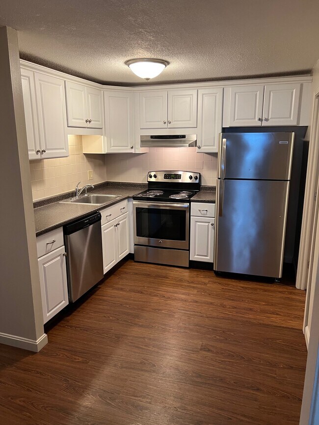 50 English Village Rd Unit 103R, Manchester, NH 03102