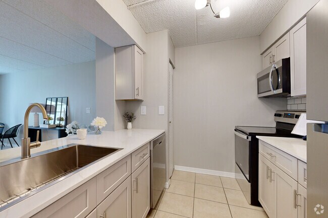 Faris Residences Largo, Largo, FL 33771 - photo 7