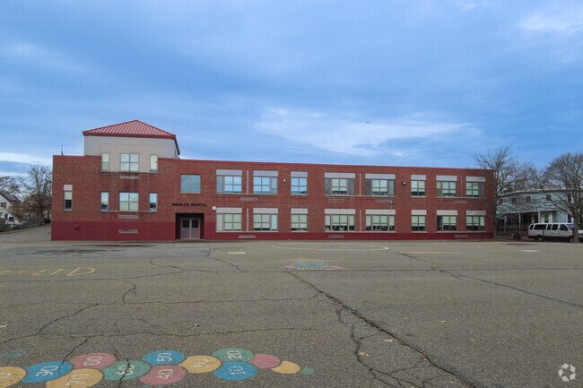 Ingalls Elementary has an overall grade of C- on Niche.