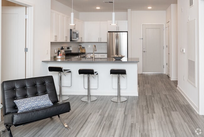 2 BR, 2 BA - 1152 SF Living/Dining