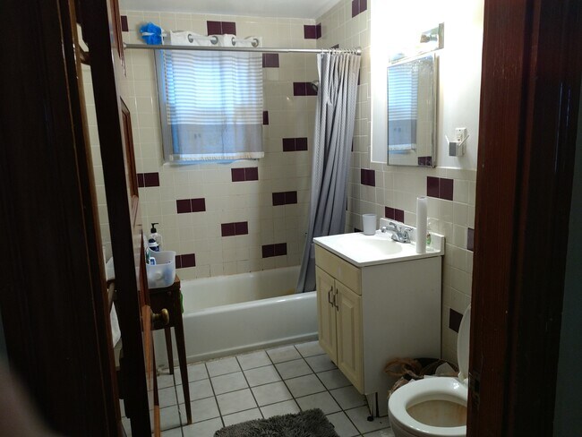 Bath Room Shower & Tub