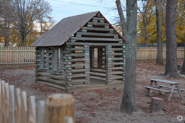 Harborlight Montessori School is a private school located in Beverly.