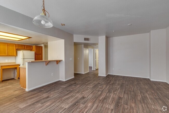 2 BR, 2 BA (Floor Plan B) - 1,249 SF