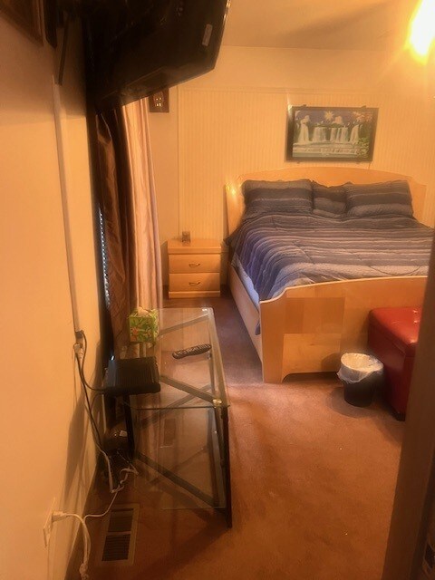 3910 Ellis Ave, Gurnee, IL 60031