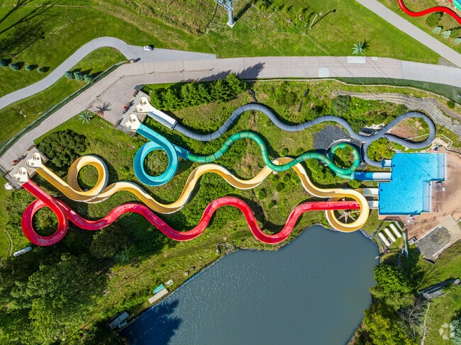 Uncover the irresistible appeal of Camelback Resort for an unforgettable summer retreat.