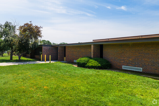 There is lots of greenery around Classical School of Wichita.