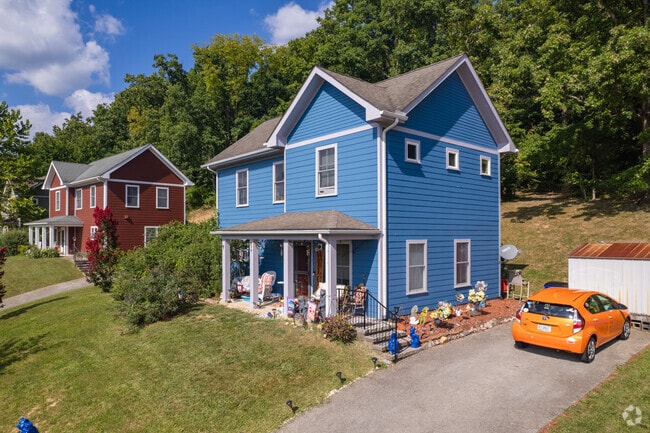 Ellett-Jennelle offers residents beautiful views of the surrounding natural landscapes.