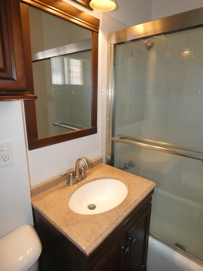 1751 Summit St unit C, Columbus, OH 43201 - photo 6