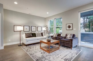 6049 NE Flanders St, Portland, OR 97213