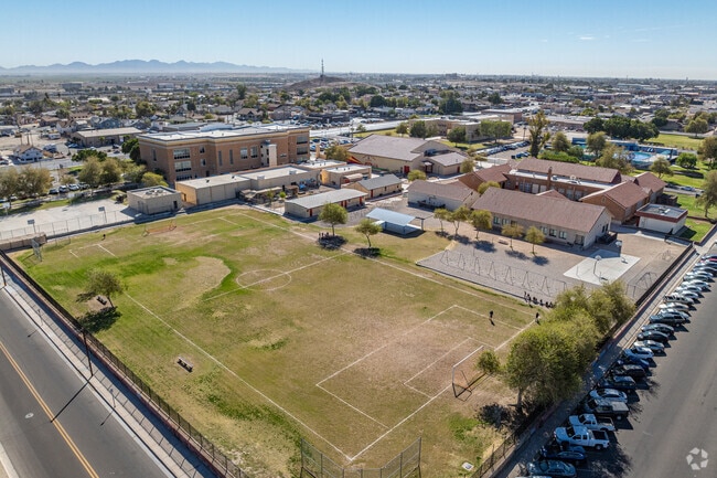 Roosevelt Elementary School has a student-teacher ratio of 18.4:1